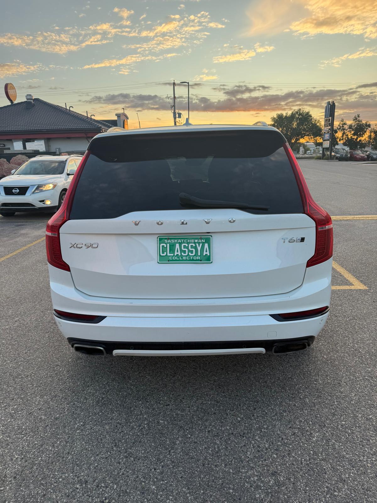 2017 Volvo XC 90 R- Design