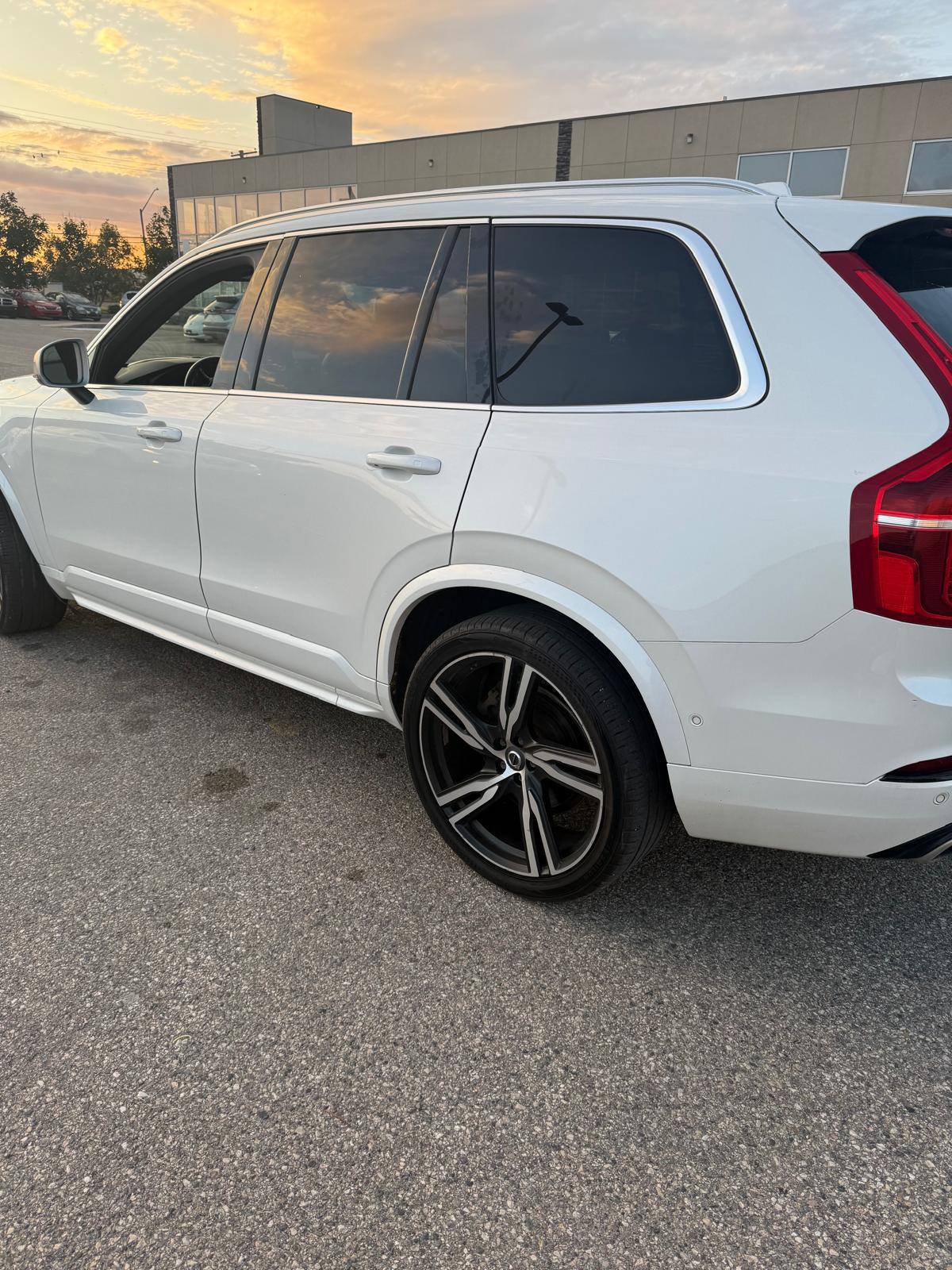 2017 Volvo XC 90 R- Design
